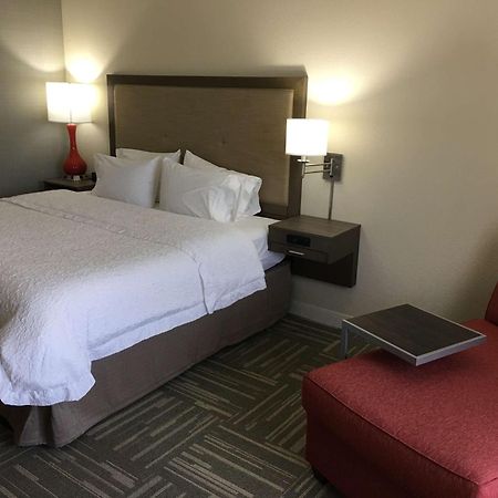 Hampton Inn McPherson Exterior foto